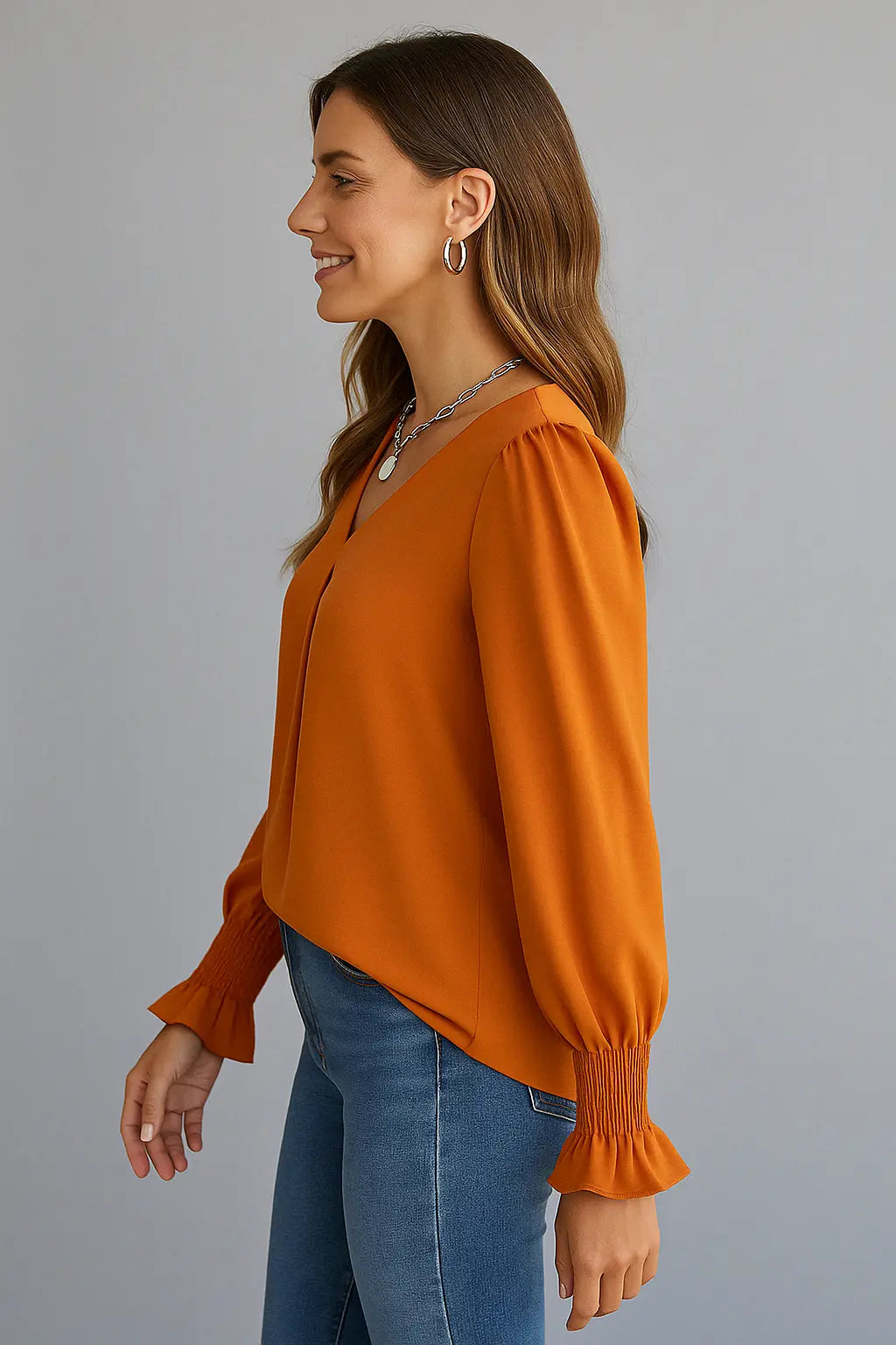 Nina Dames Oranje Blouse Met Lange Mouwen En Diepe V-Hals VIQA© NEDERLAND