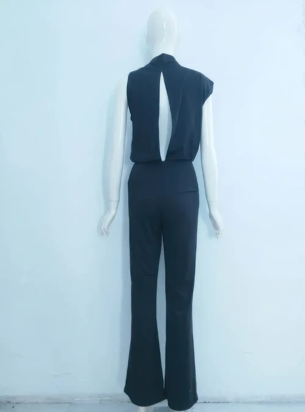 Dames Jumpsuit Met Ronde Hals En Mouwloze Broek Met Wijde Pijpen VIQA© NEDERLAND