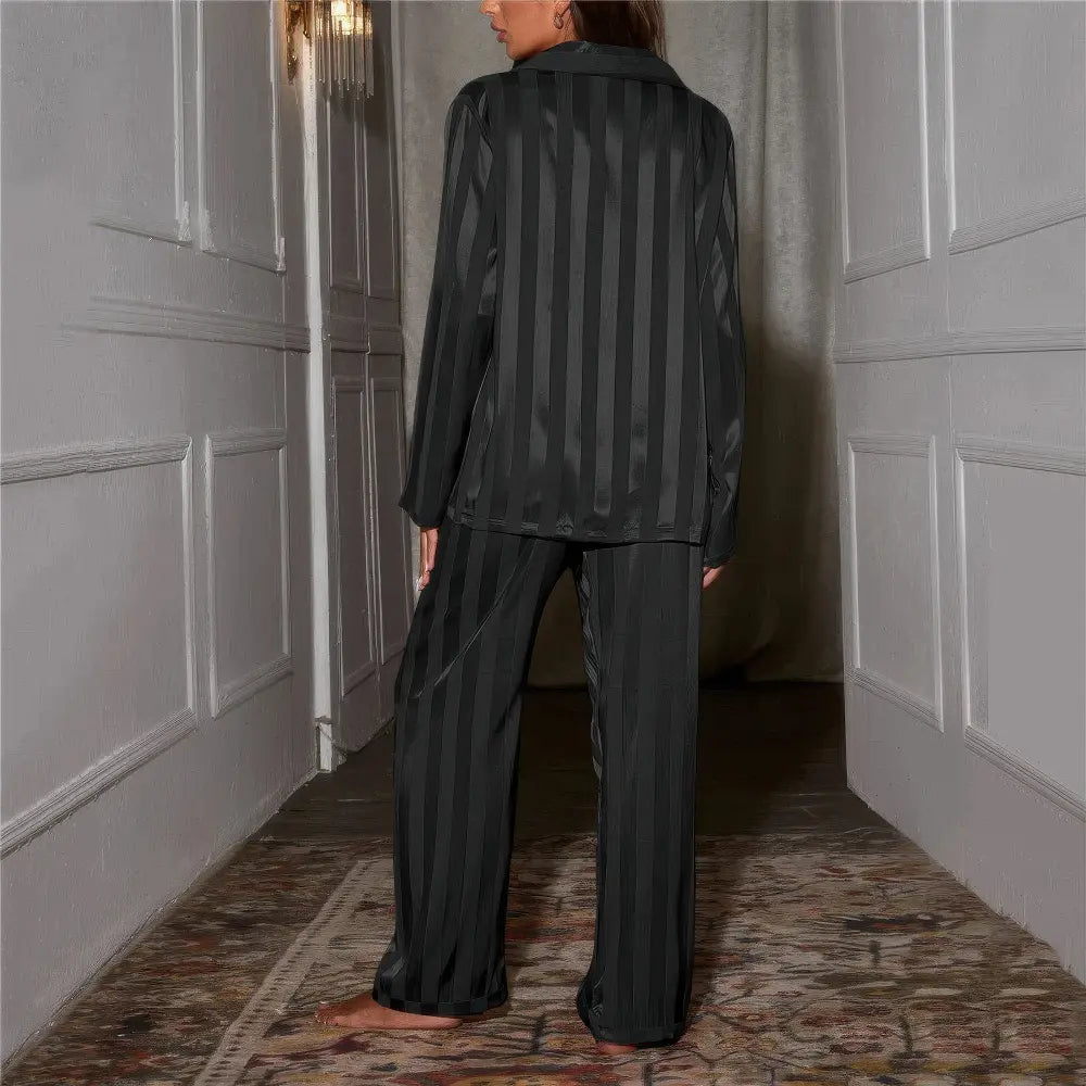 Pyjama Met Zijden Details Voor Dames VIQA© NEDERLAND